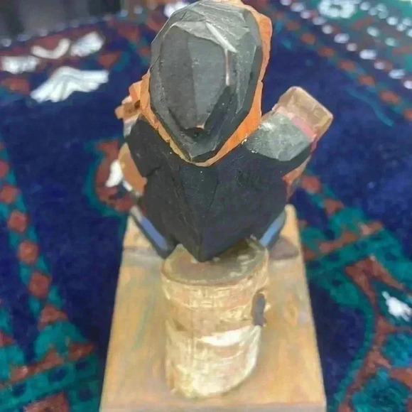 Hand carved vintage, violin player. So cool! - Picture 5 of 10